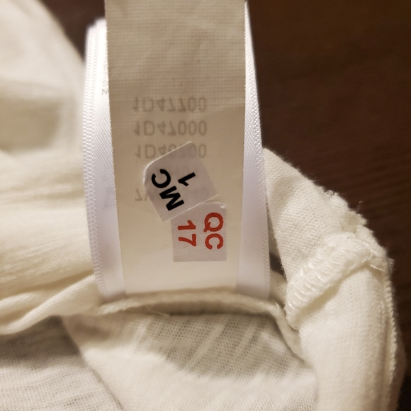 Lucky Brand smocked T-shirt, white/blue embroidery size Small - Picture 9 of 10